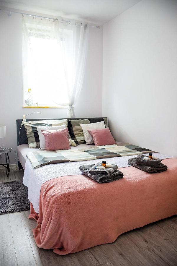Operowa Marilyn Monroe Apartamento Lublin Exterior foto
